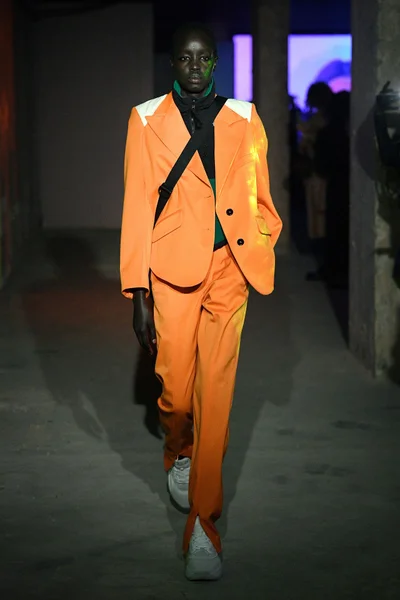 Look 23